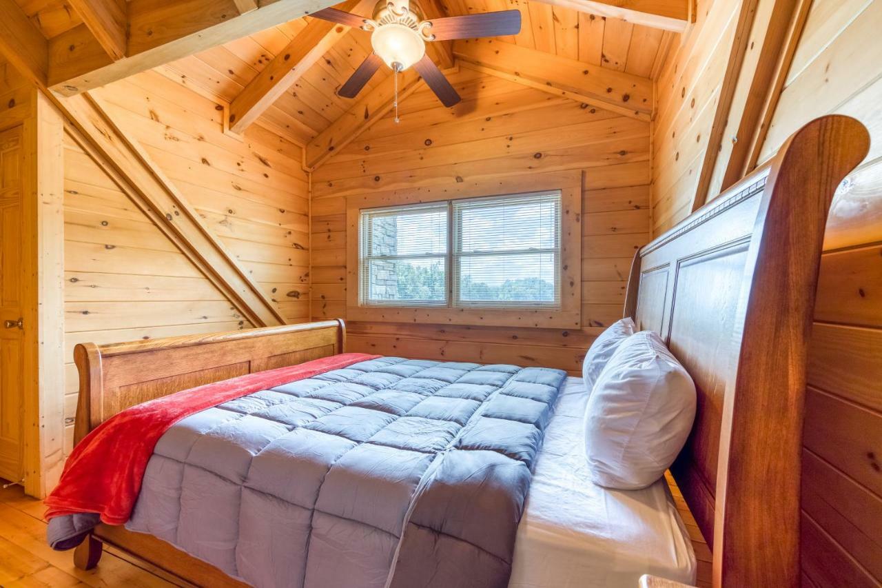 Majestic Lakefront Lodge Sevierville Extérieur photo