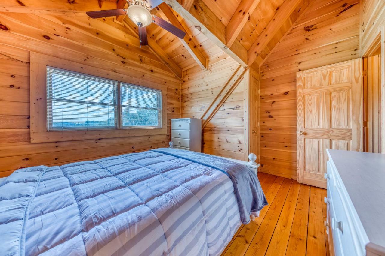 Majestic Lakefront Lodge Sevierville Extérieur photo