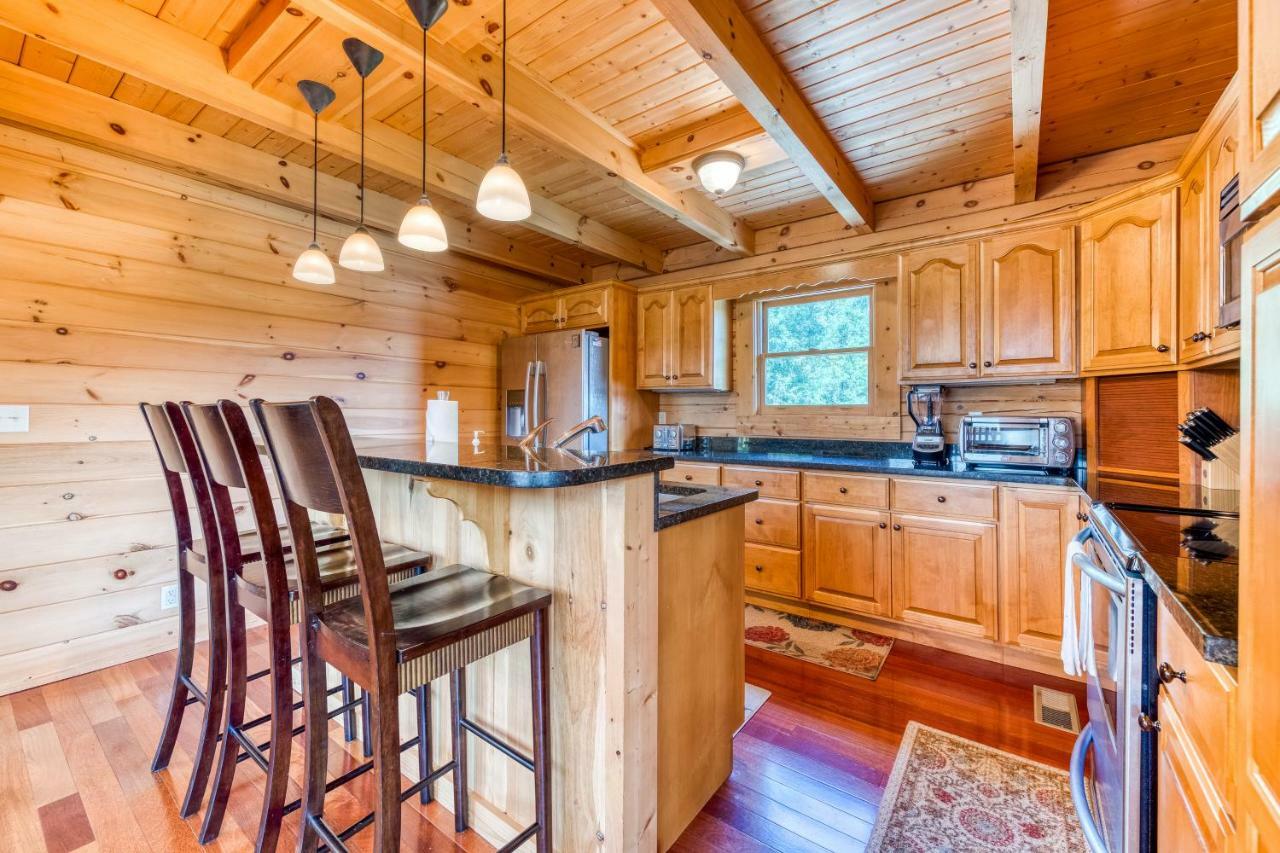 Majestic Lakefront Lodge Sevierville Extérieur photo